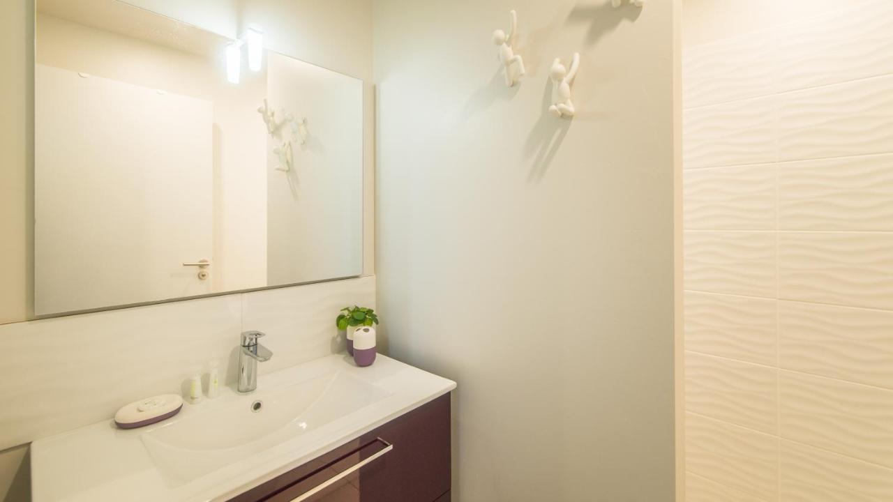 Plein Sud Avec Jacuzzi Privatif Et Parking Prive Apartment ซาร์ลา-ลา-กาเนดา ภายนอก รูปภาพ